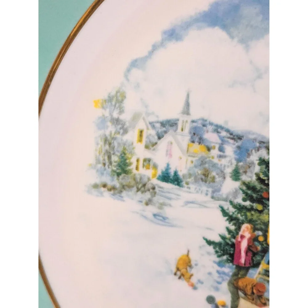 Trimming The Tree 1978 Avon Christmas Plate
